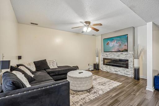 29-web-or-mls-134th St-S2204-029.jpg