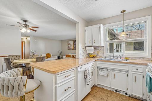 14-web-or-mls-134th St-S2204-014.jpg