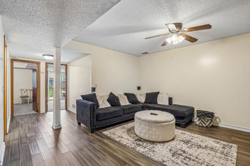 28-web-or-mls-134th St-S2204-028.jpg