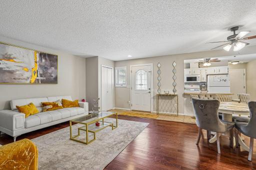 8-web-or-mls-134th St-S2204-008.jpg