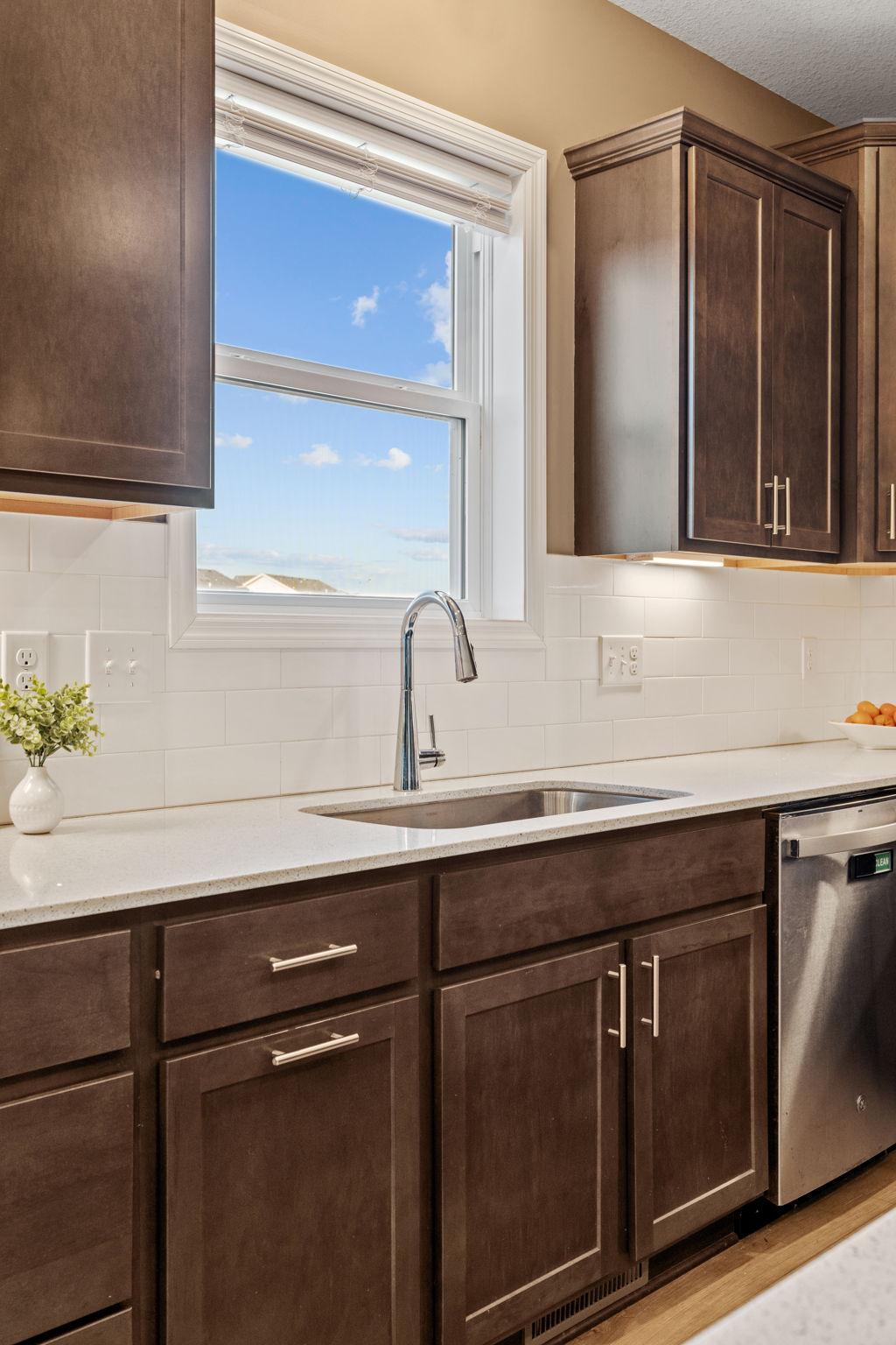 16-web-or-mls-13764 142nd Ave N-16.jpg