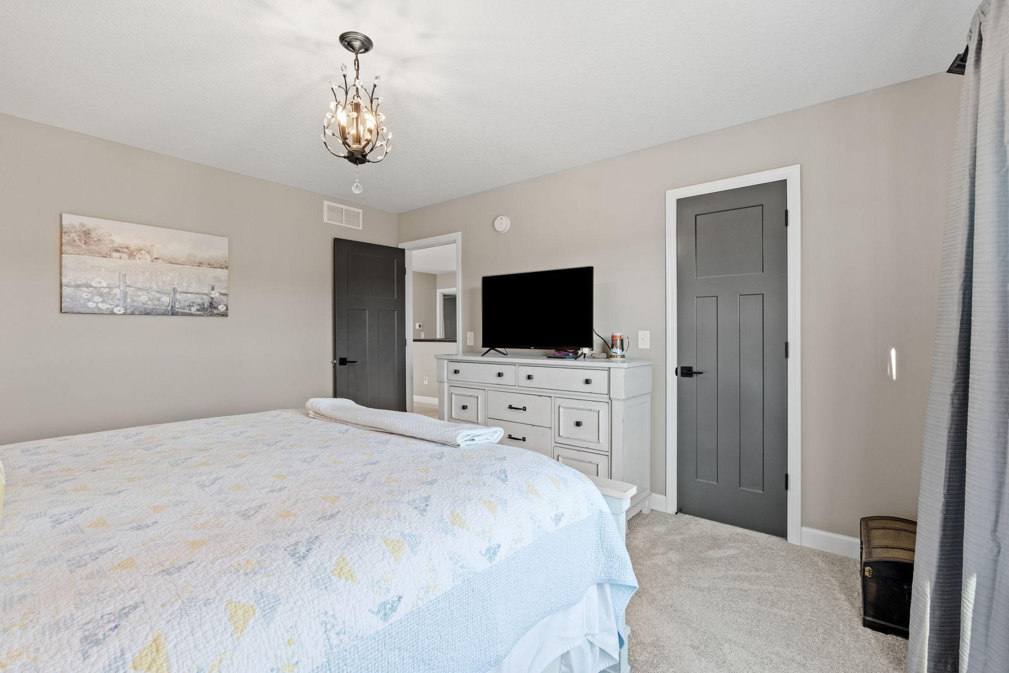 36-web-or-mls-13764 142nd Ave N-36.jpg