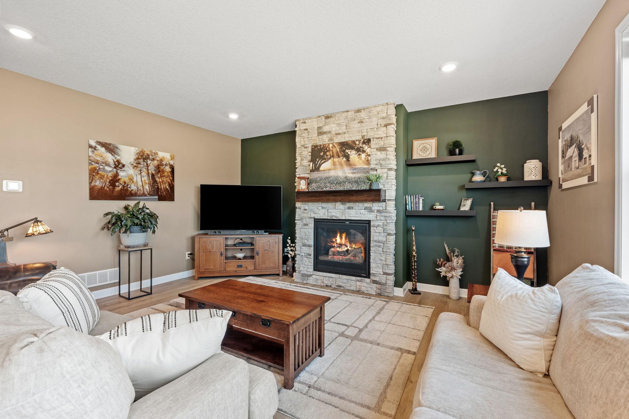 20-web-or-mls-13764 142nd Ave N-20.jpg