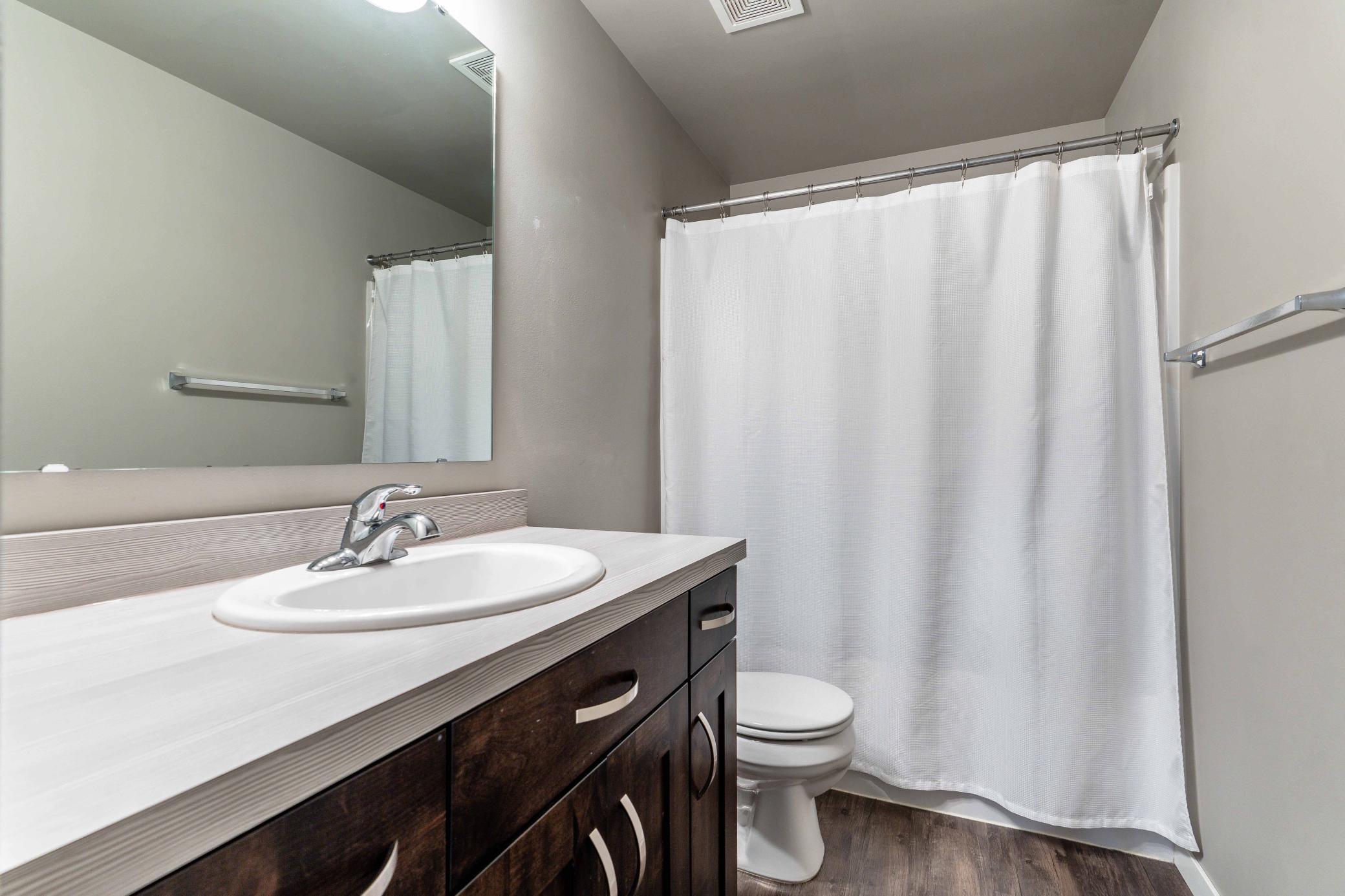 6039 60th Ave S Fargo-220.jpg