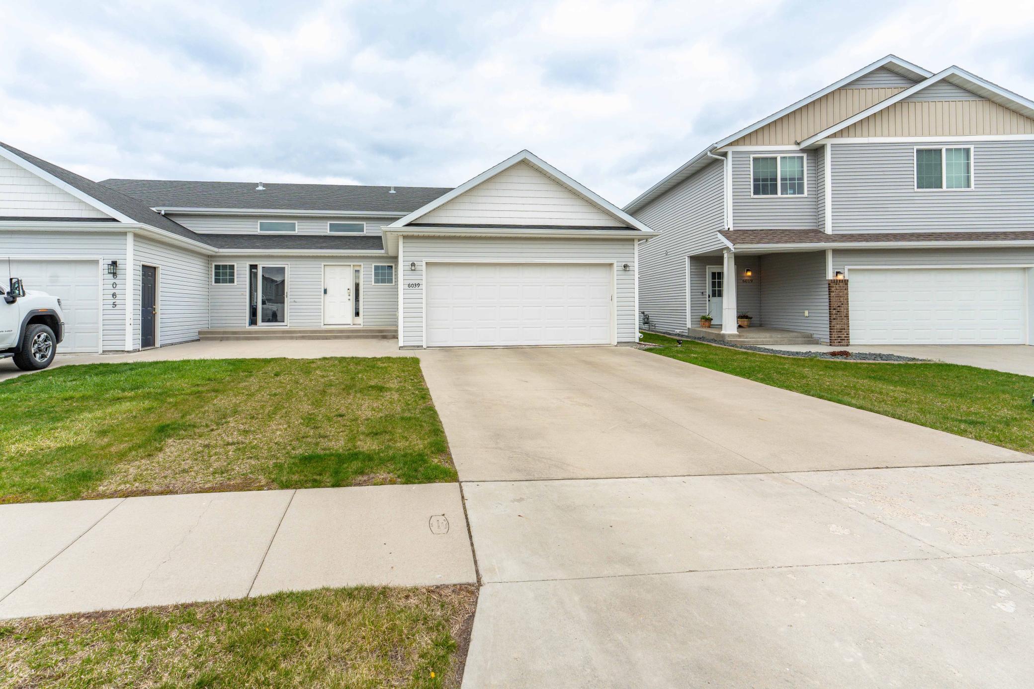 6039 60th Ave S Fargo-101.jpg