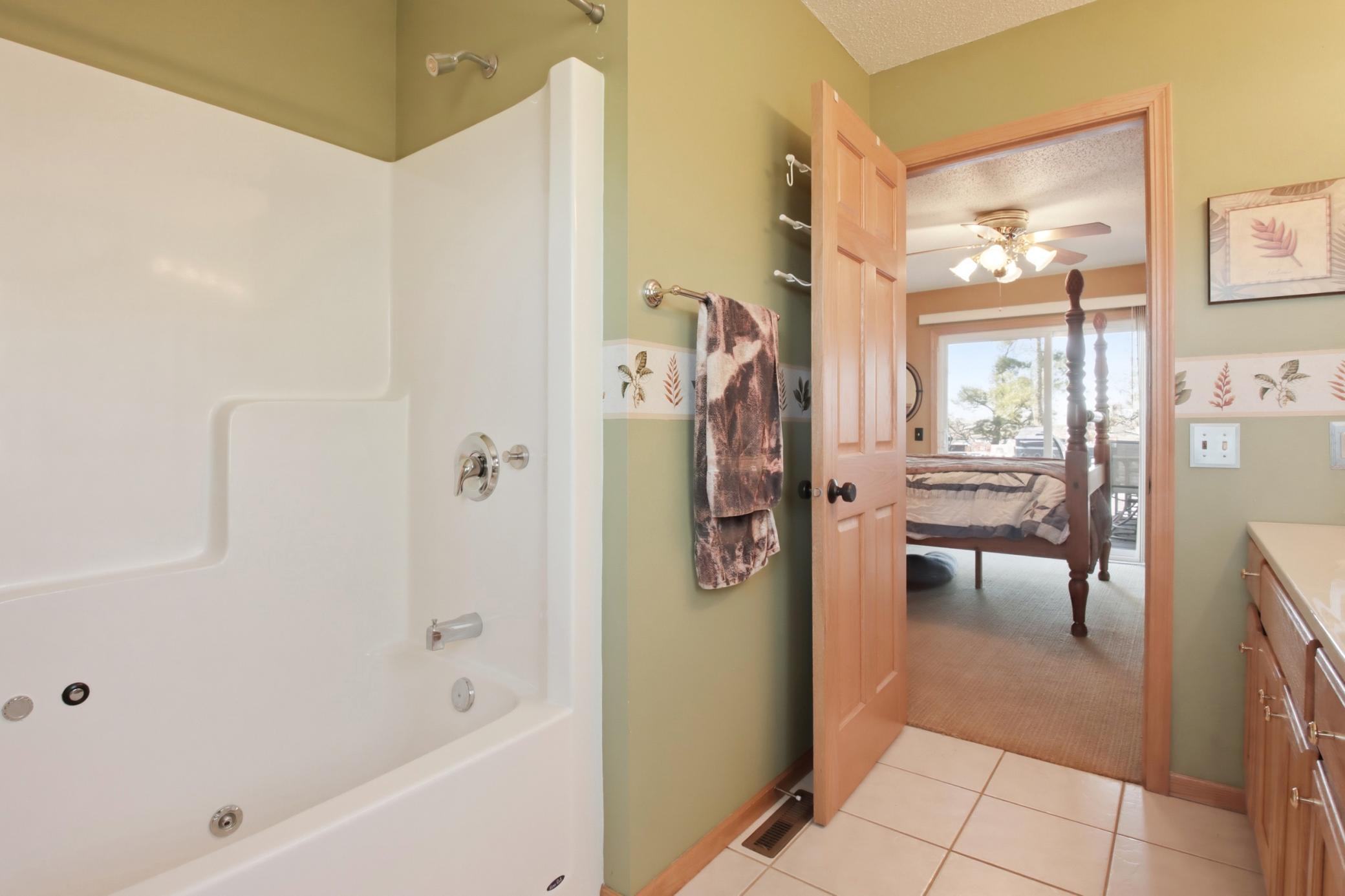 33_28-8 ave, cameron.jpg