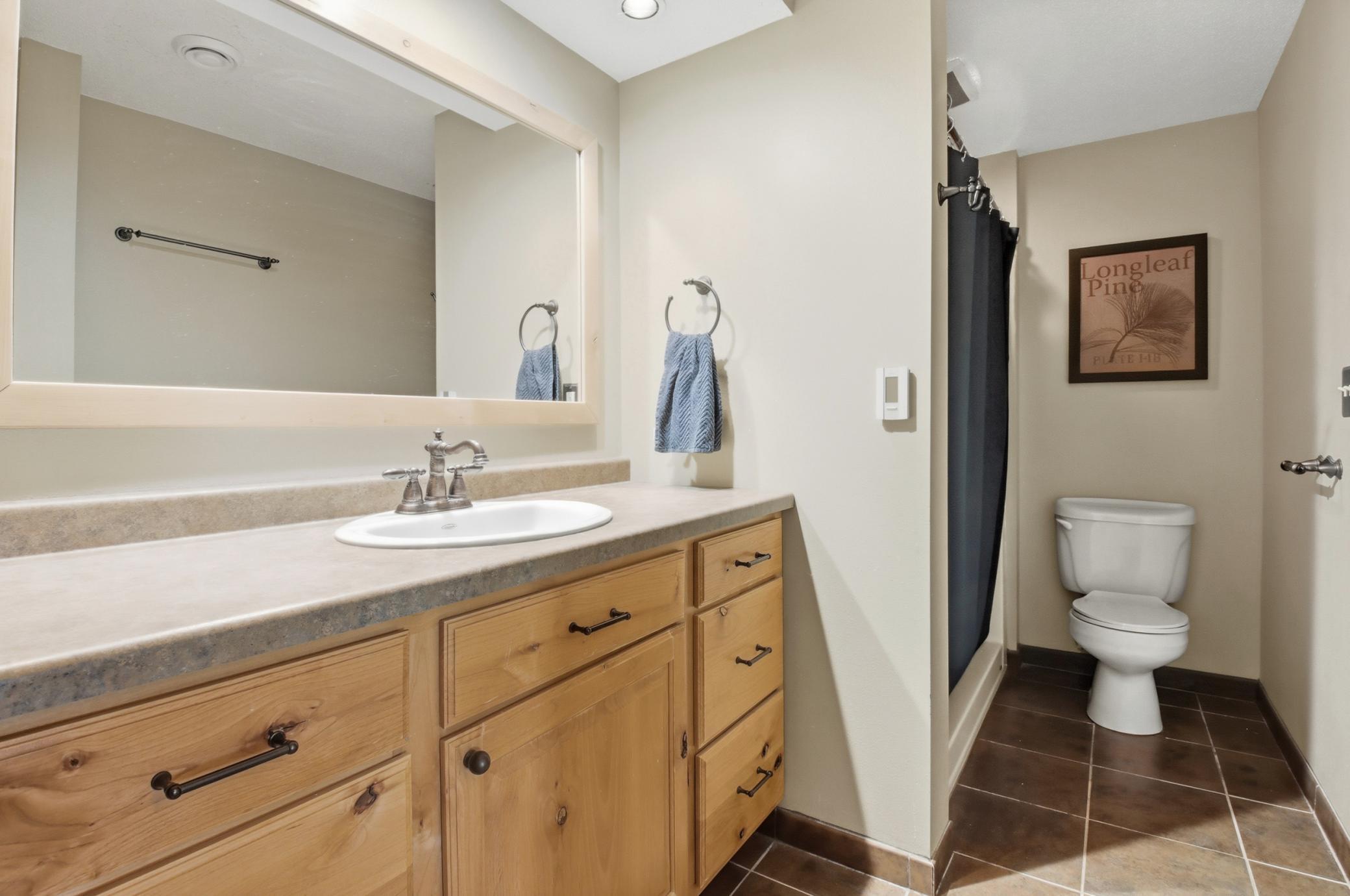 37_35-8 ave, cameron.jpg