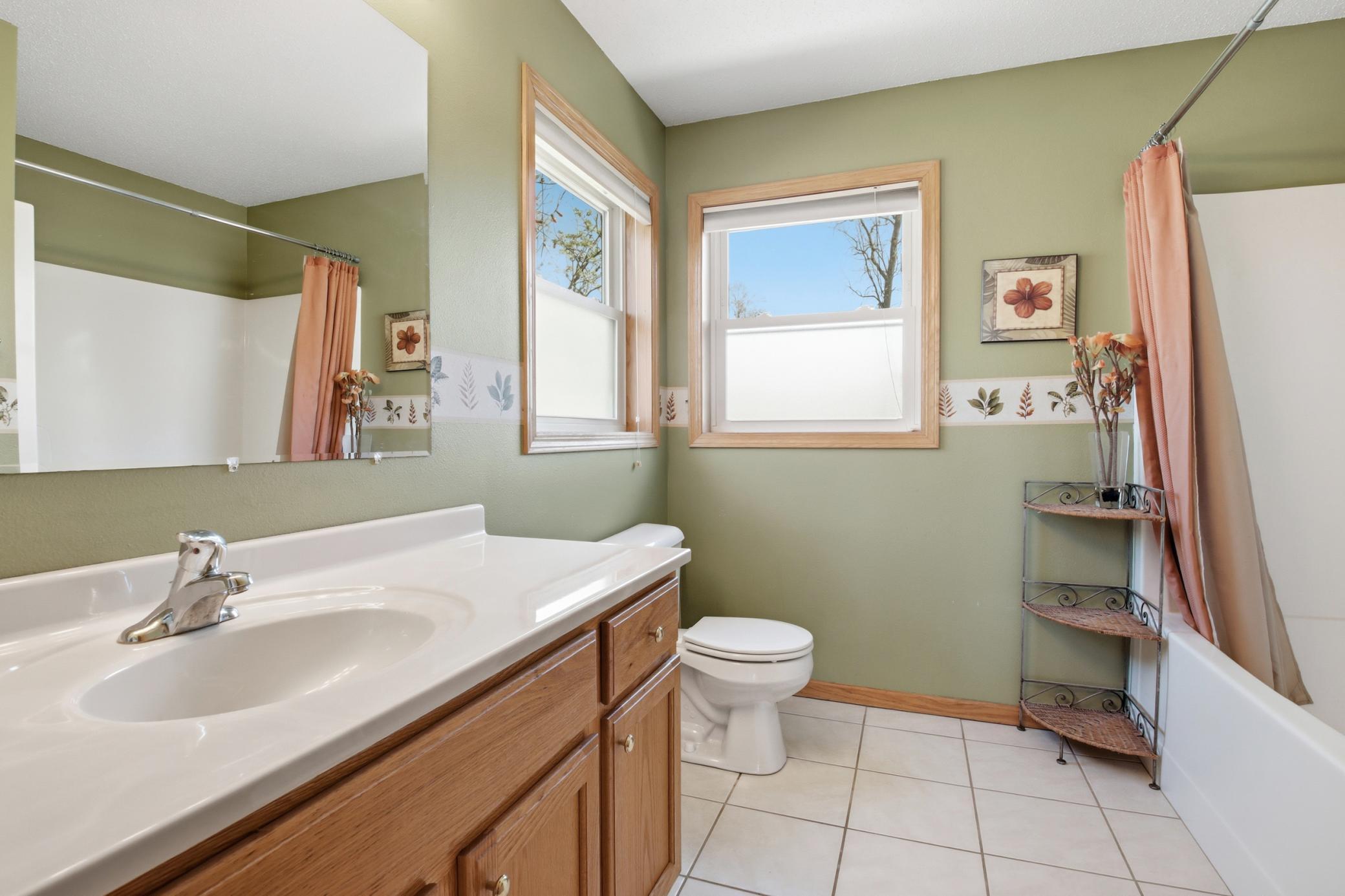 32_27-8 ave, cameron.jpg