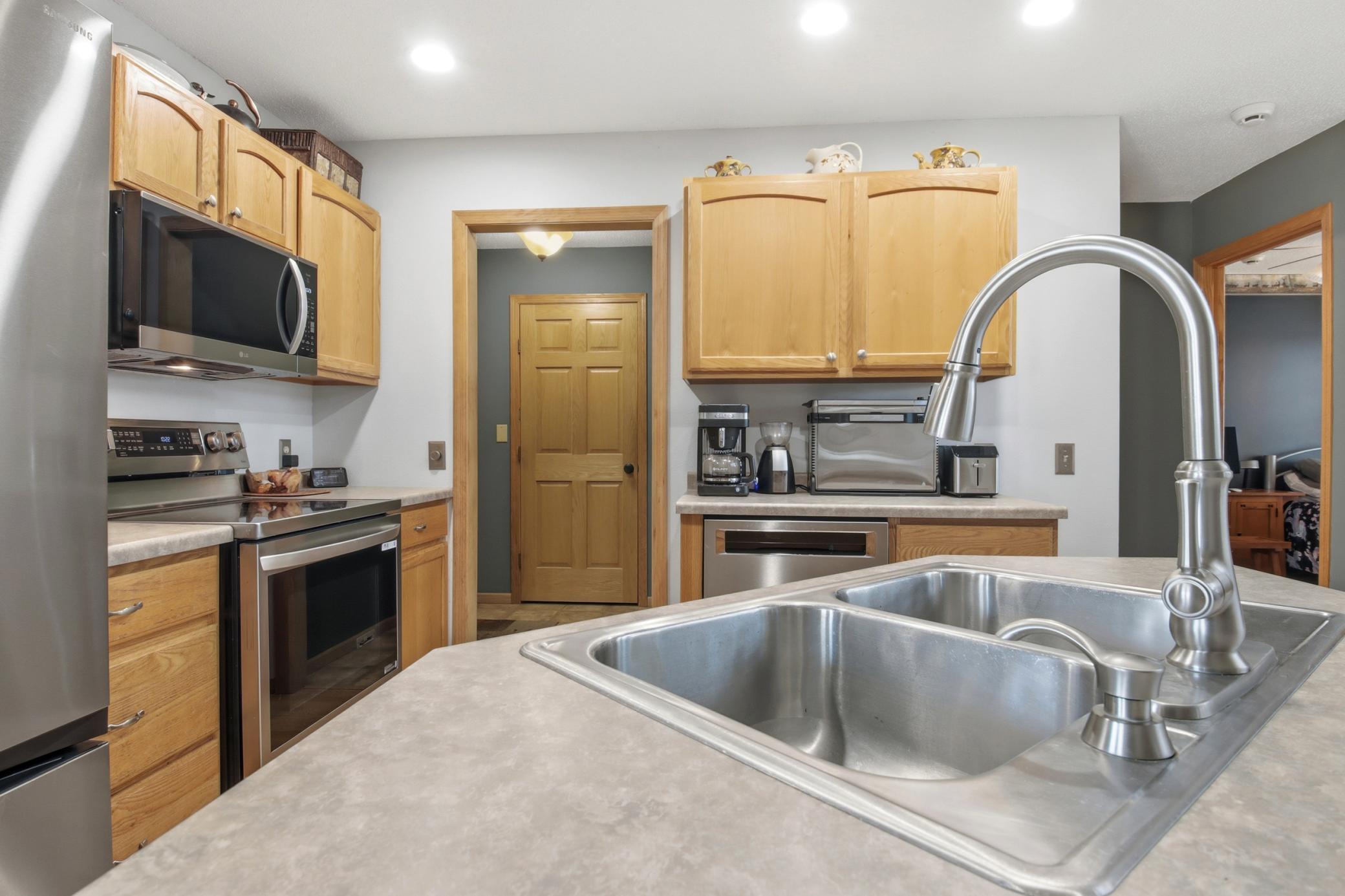 15_13-8 ave, cameron.jpg