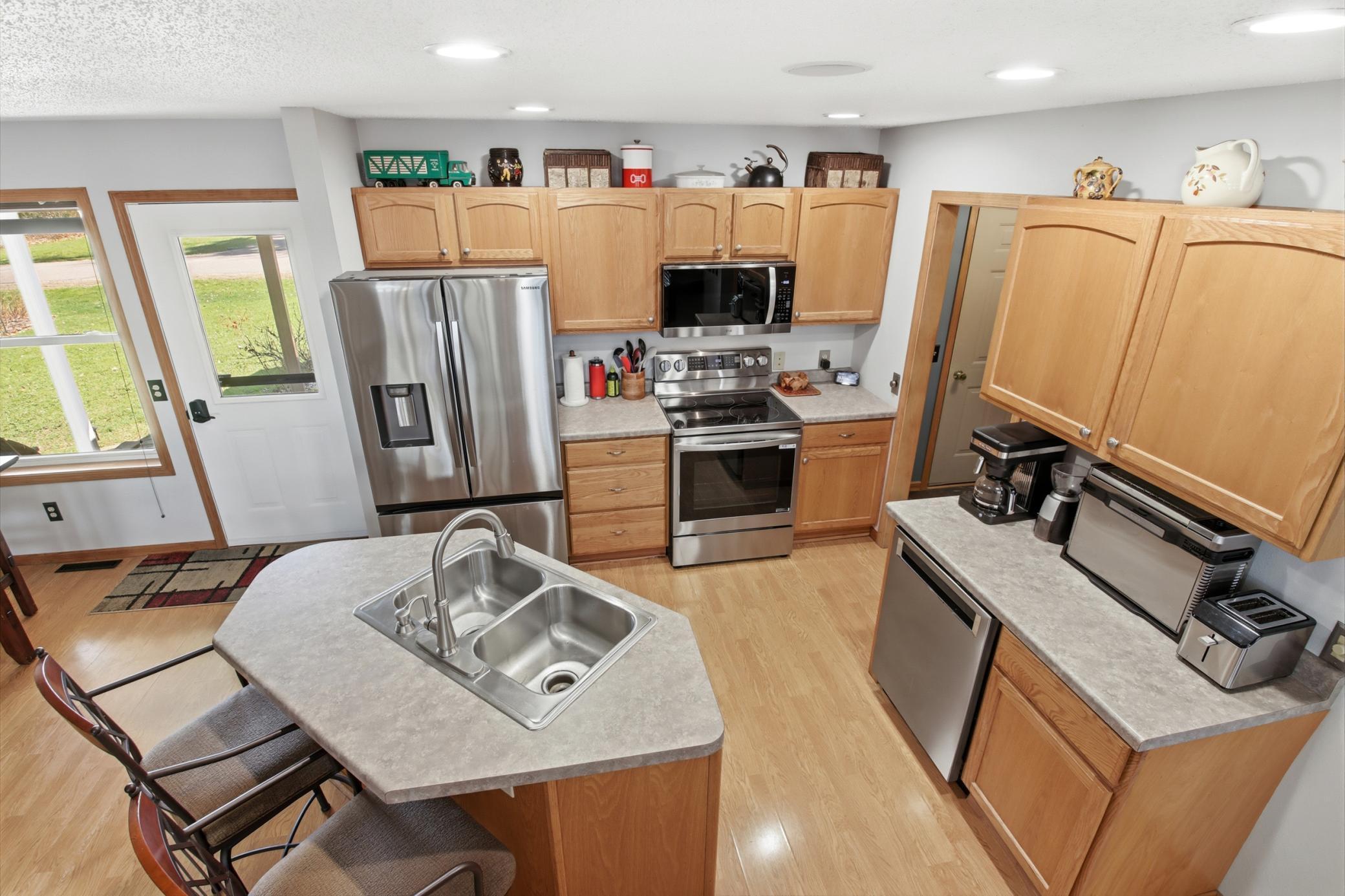 17_10-8 ave, cameron.jpg