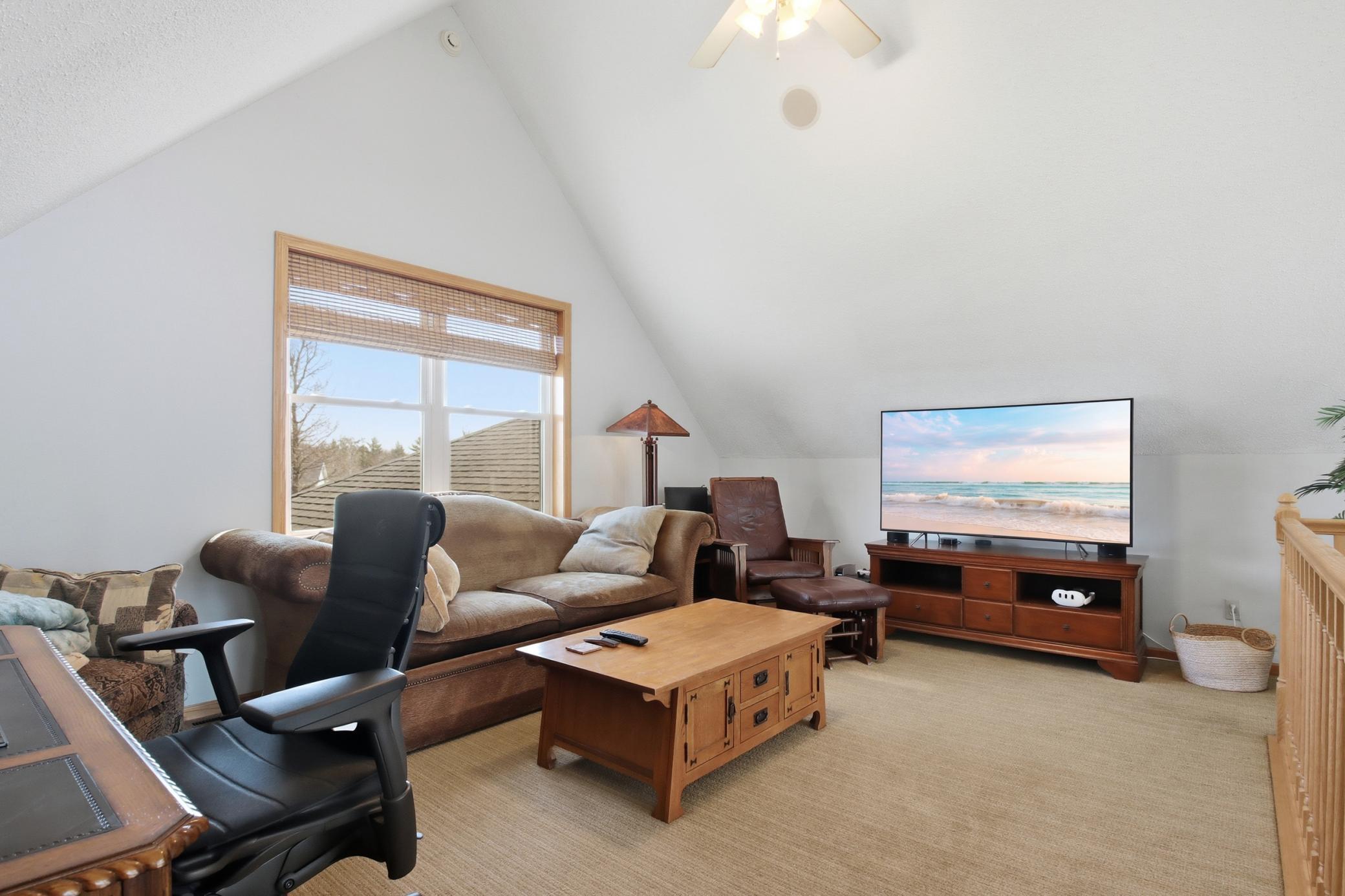 28_23-8 ave, cameron.jpg