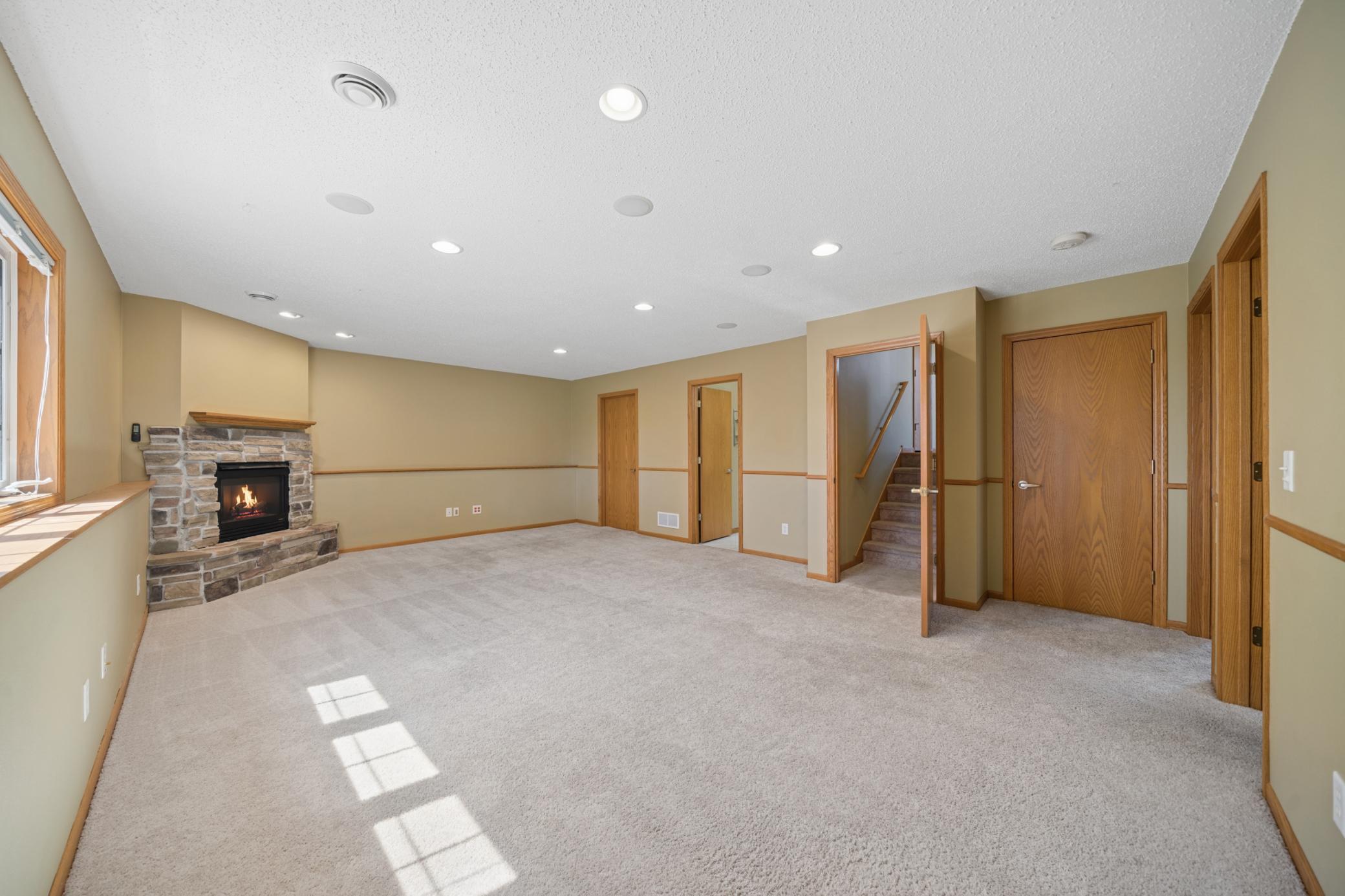 22_7iv09541 fire_3.jpg