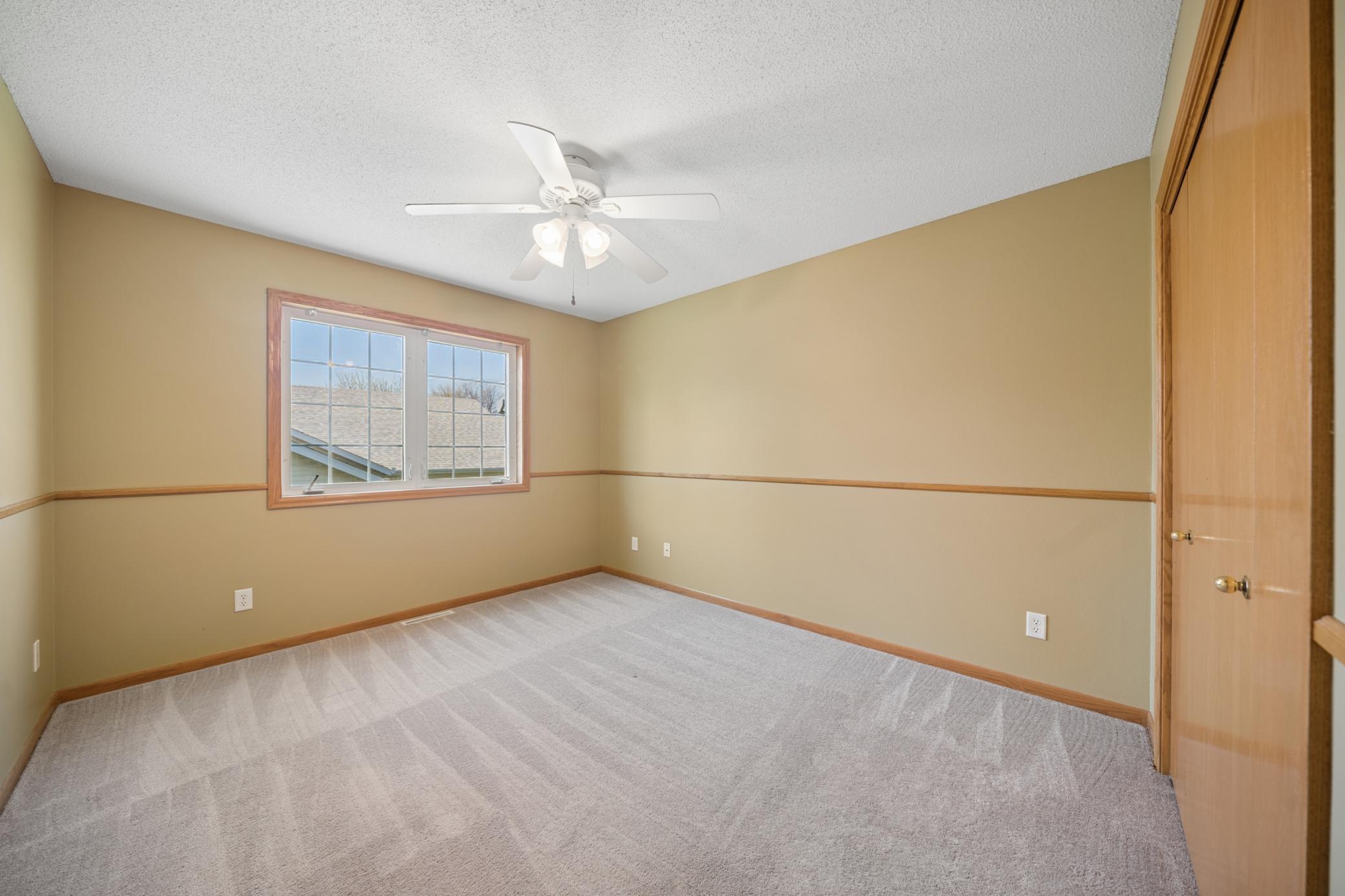 17_7iv09526_Bed 2.jpg