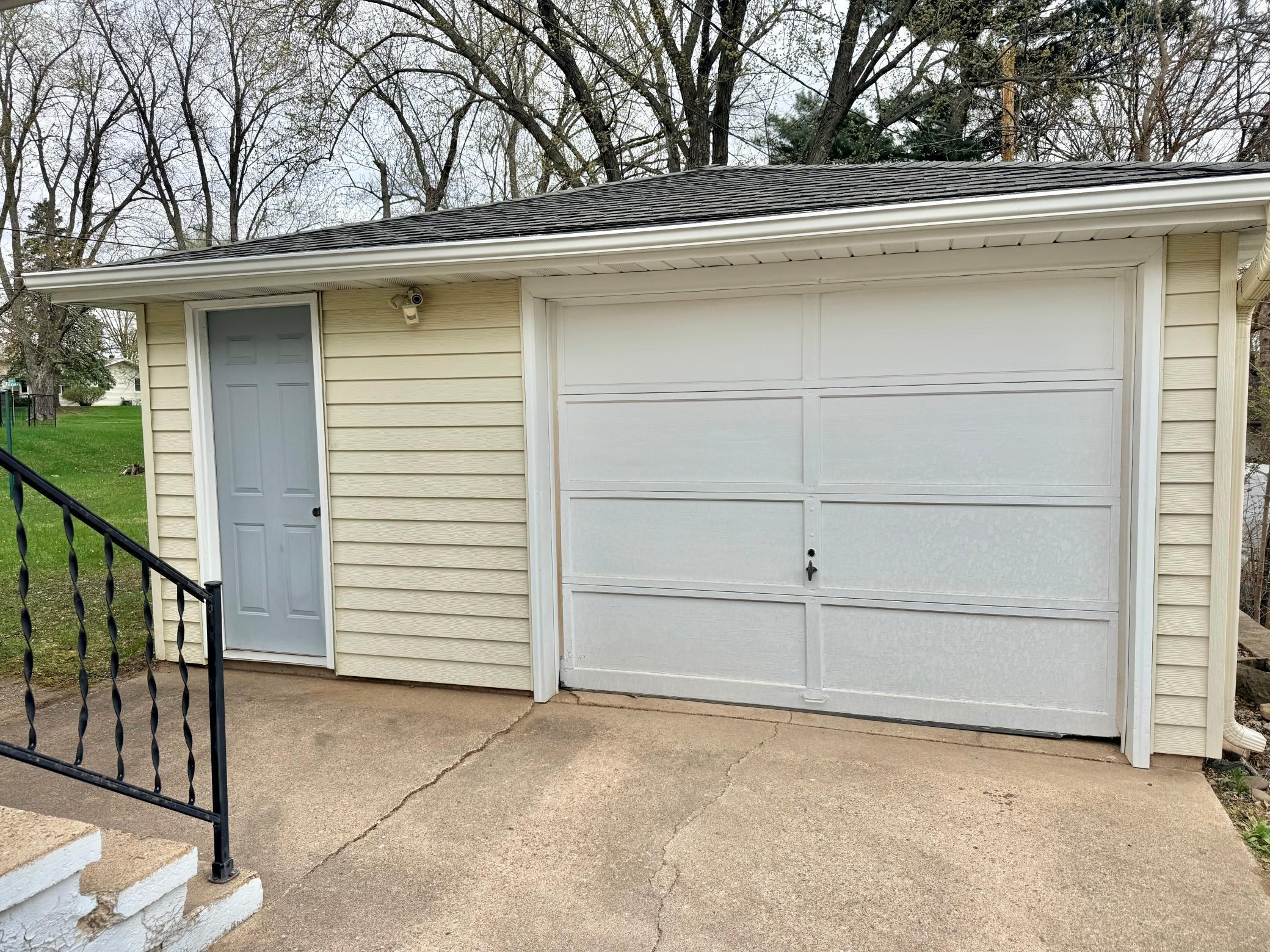 1+ garage means LOTS of storage!