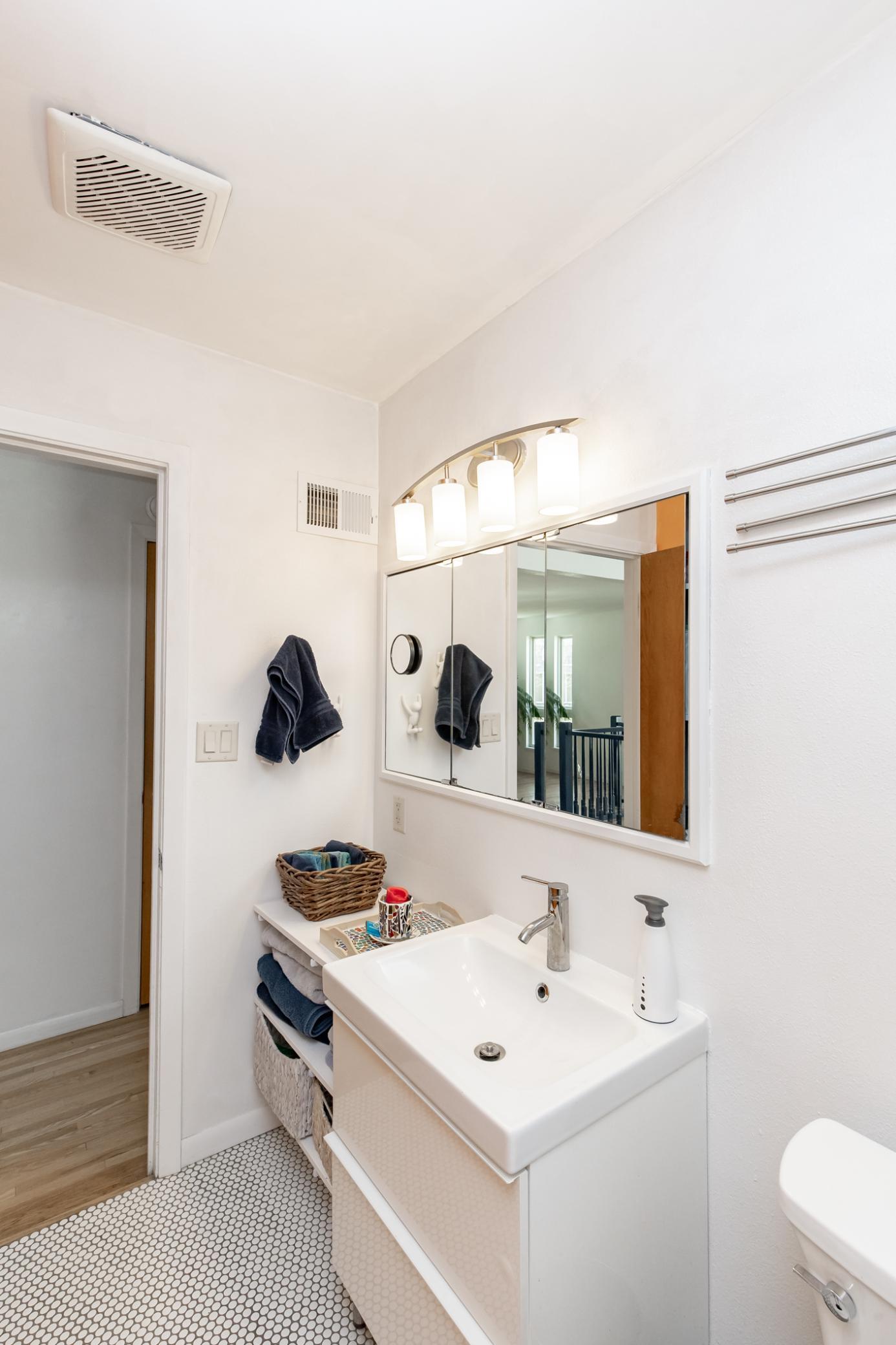 Bathroom 1 - 3/4