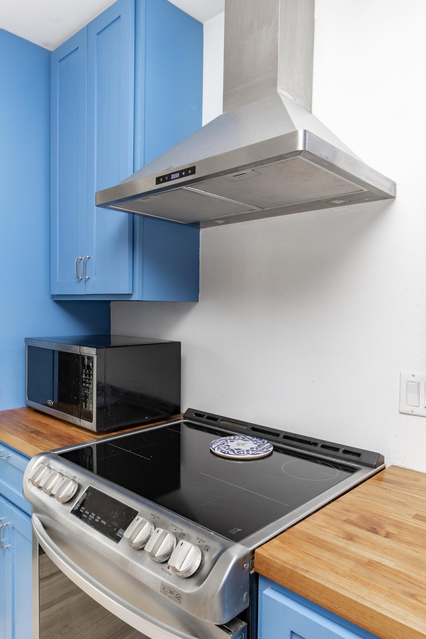 Eat-in Kitchen