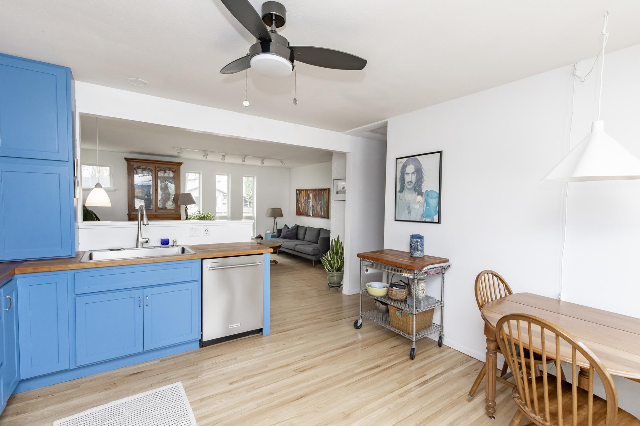 Eat-in Kitchen