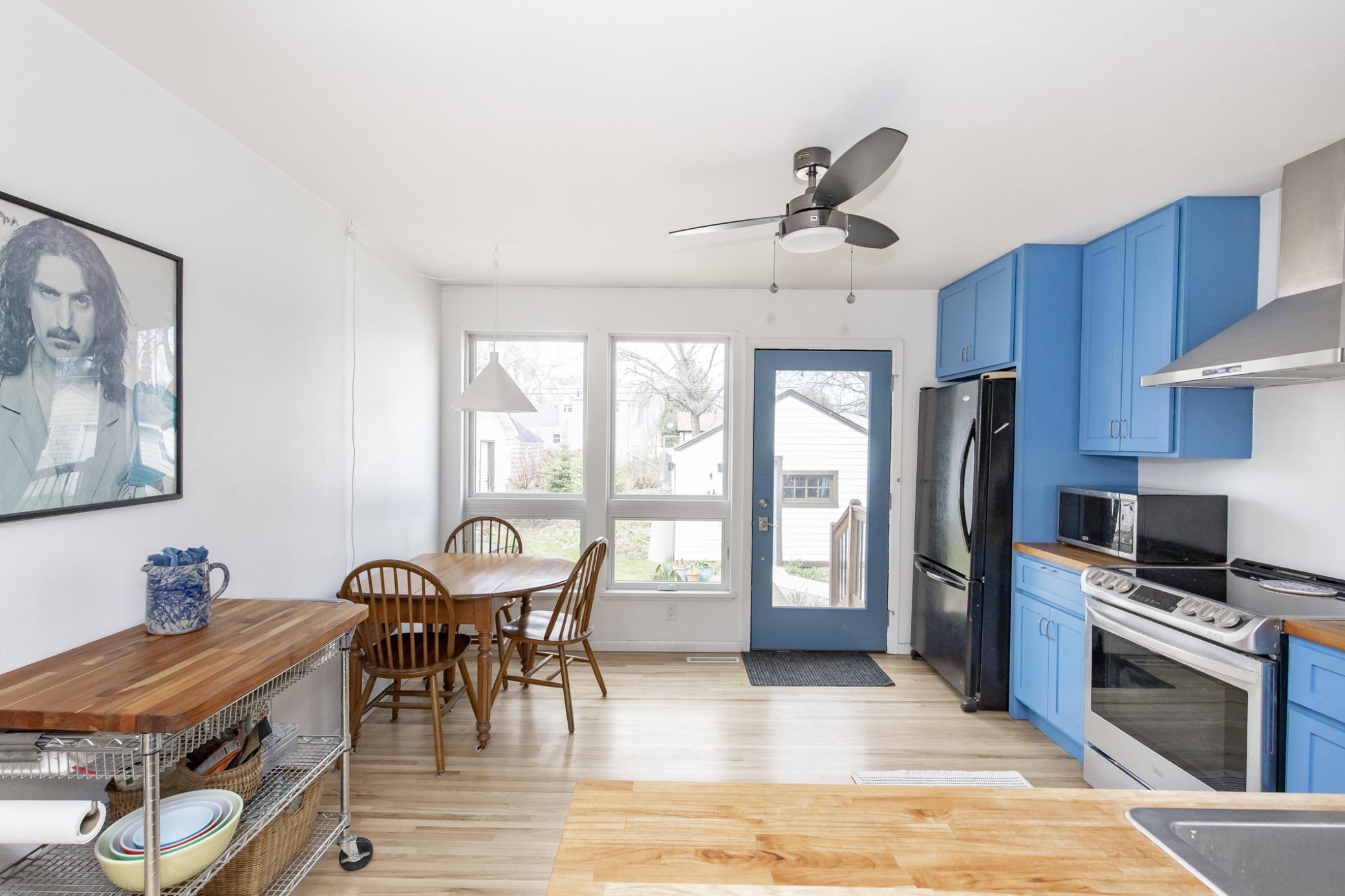 Eat-in Kitchen