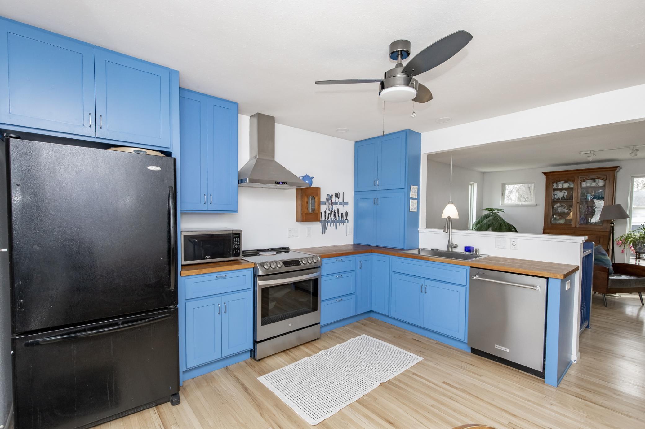 Eat-in Kitchen