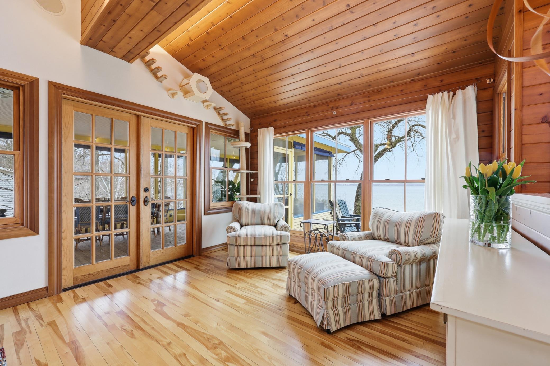 Lakeside Reading Nook