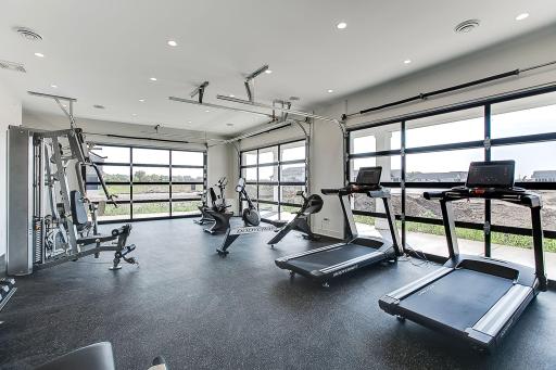 13-web-or-mls-5140-216th-St-W-Portfolio_027.jpg
