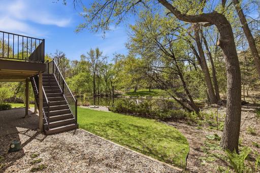 1316 Summit Oaks Drive, Burnsville, MN 55337