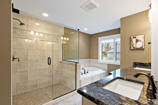 1316 Summit Oaks Drive, Burnsville, MN 55337