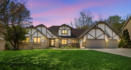 1316 Summit Oaks Drive, Burnsville, MN 55337