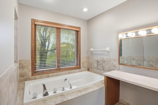 8361 W Lake Drive, Chanhassen, MN 55317