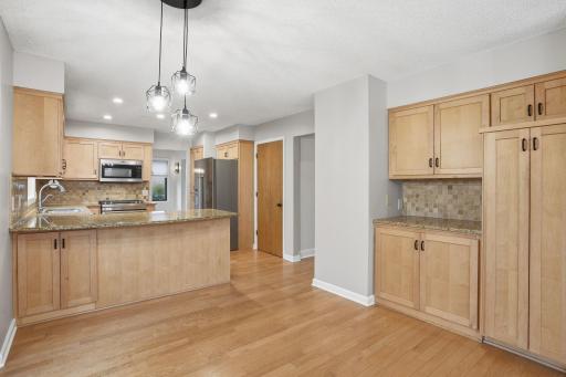 8361 W Lake Drive, Chanhassen, MN 55317