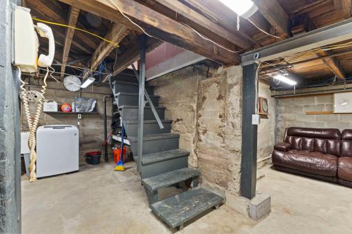 1291 Mackubin Street, Saint Paul, MN 55117