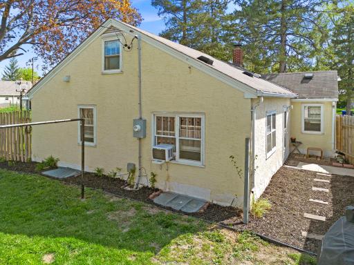 1291 Mackubin Street, Saint Paul, MN 55117