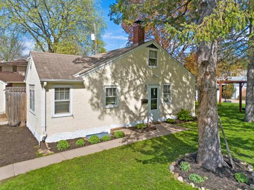 1291 Mackubin Street, Saint Paul, MN 55117