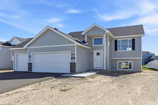1316 Woods Road NE, Isanti, MN 55040