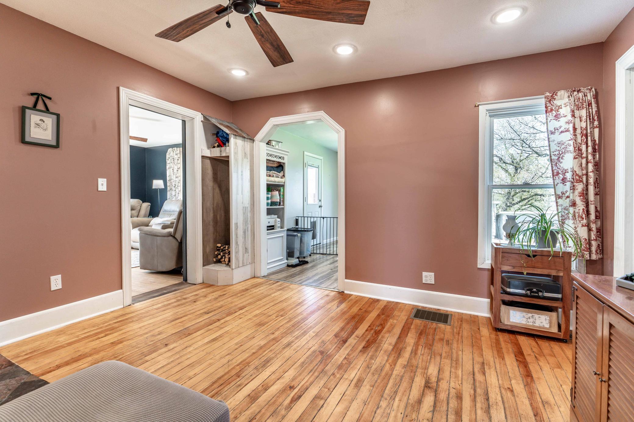 Den to Living Room & Bonus Room