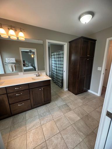 Upstairs Hollywood Bath w double sinks