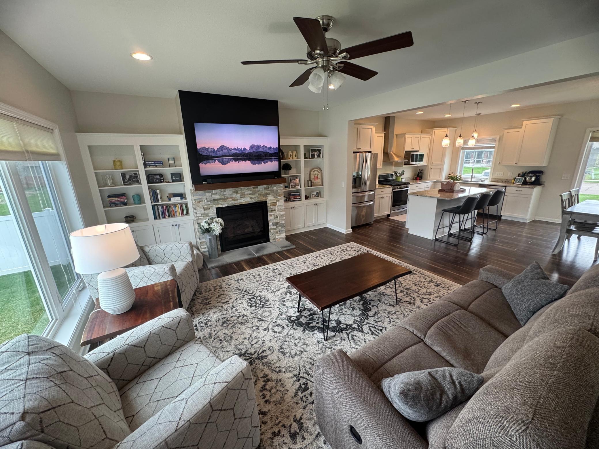 Living Room w fireplace/built ins