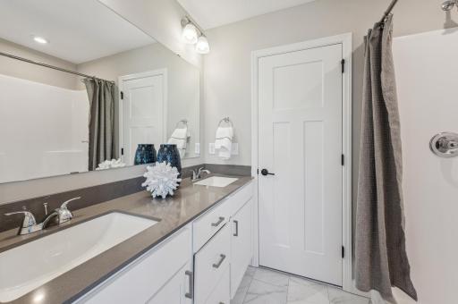 Primary Bathroom 3.jpg