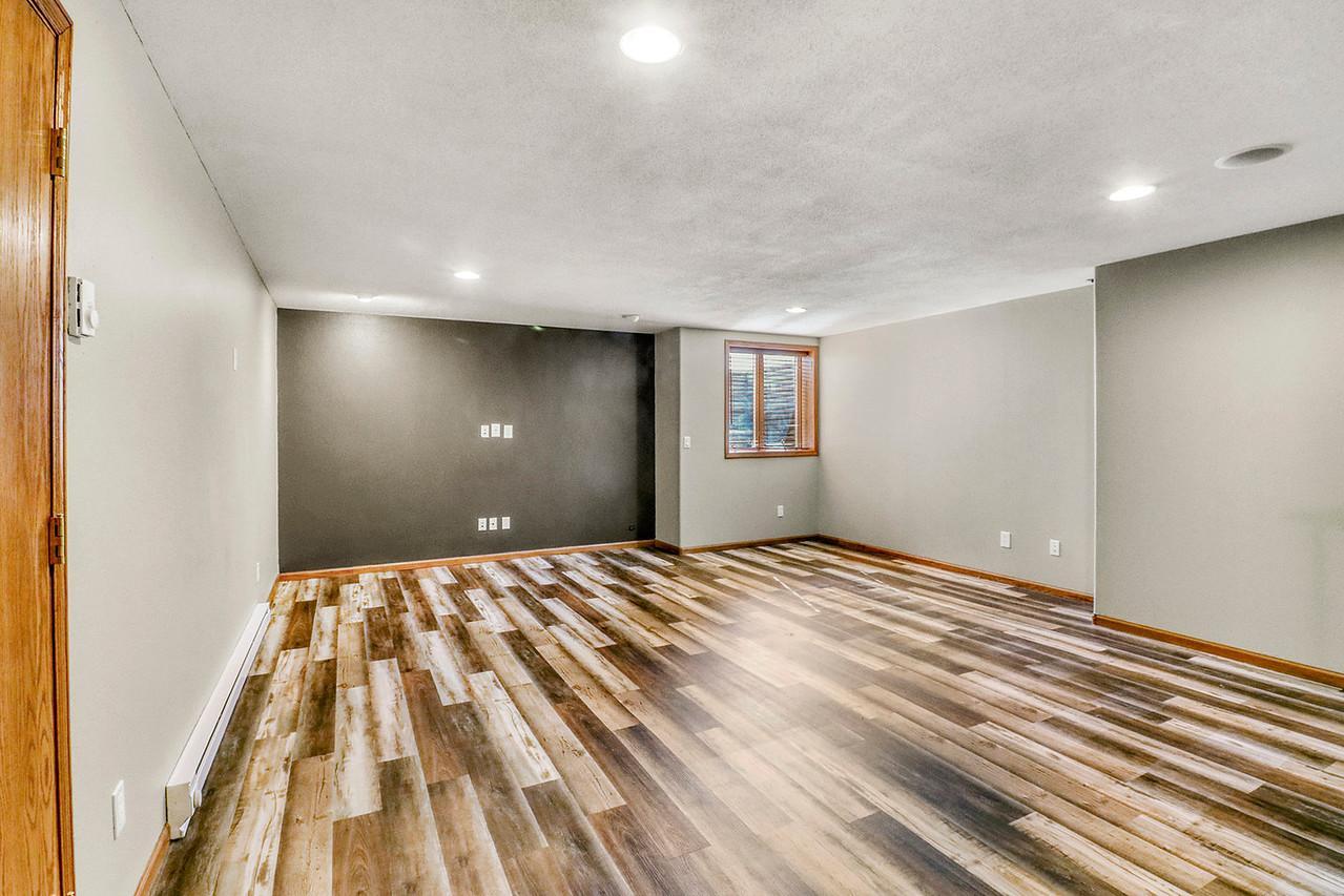 Basement w/ egress window