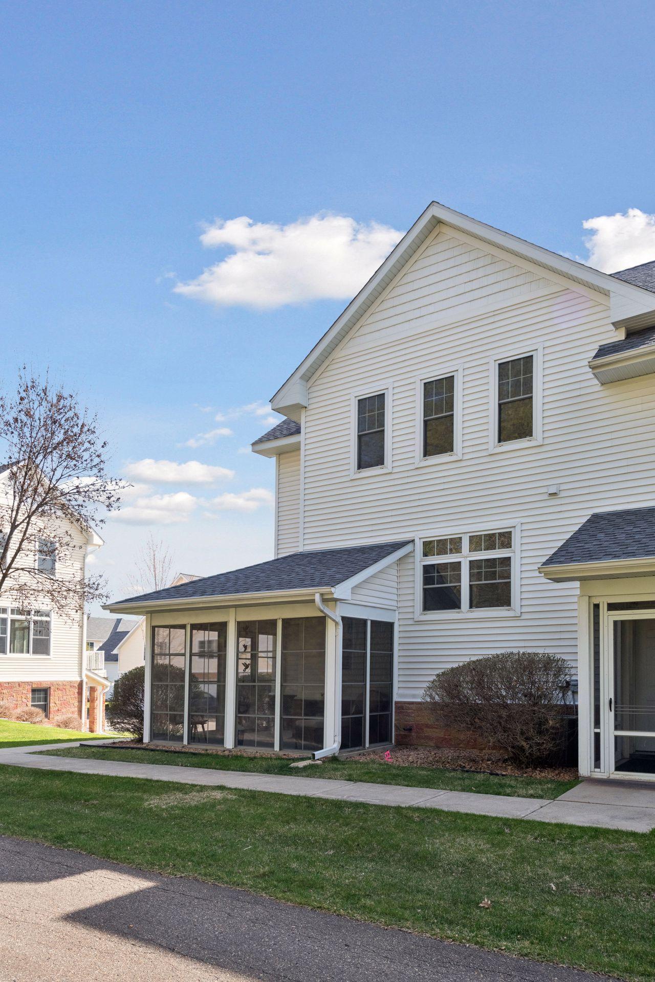 2133 Village Trail - Spacecrafting - 0009.jpg