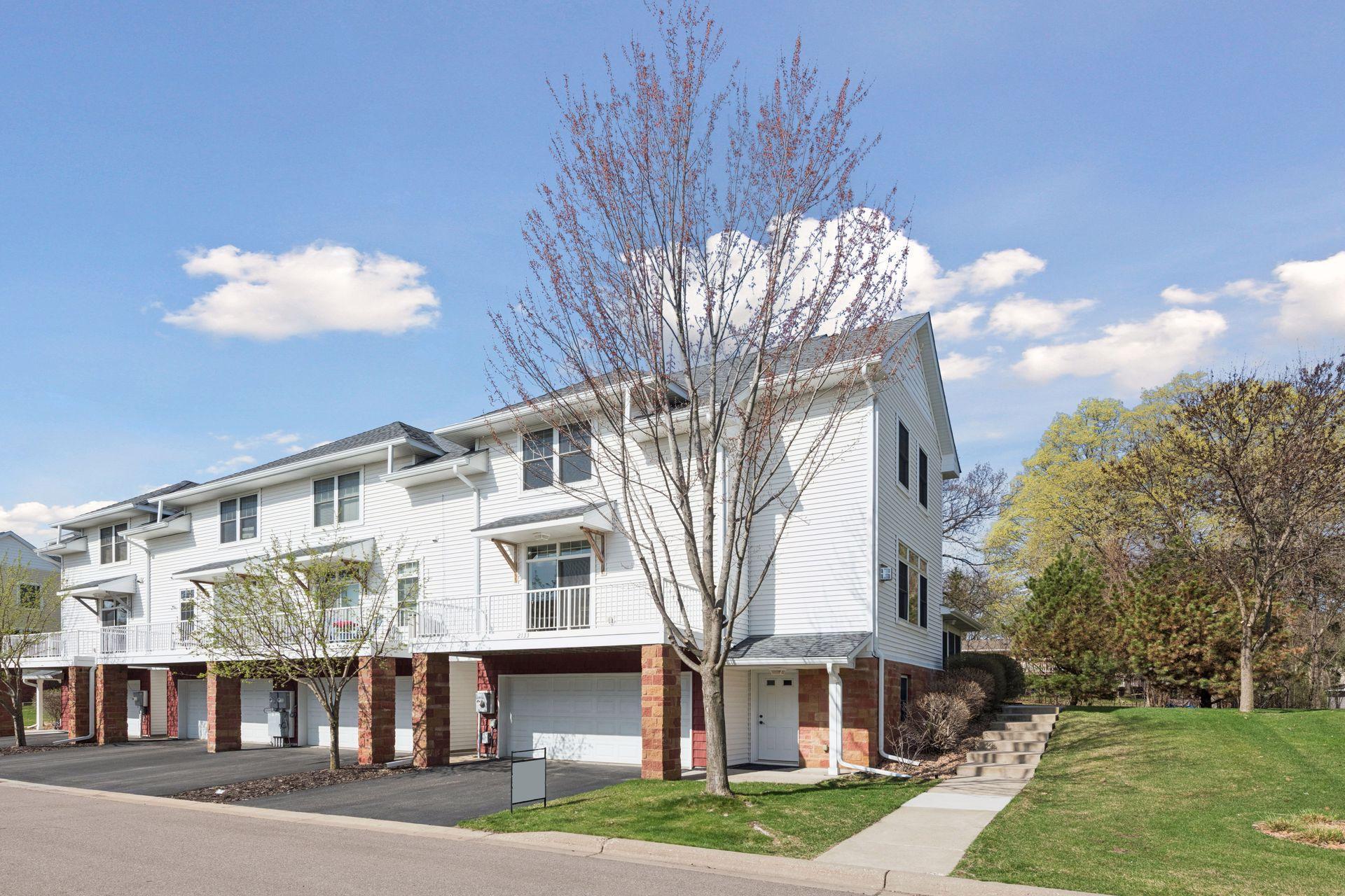 2133 Village Trail - Spacecrafting - 0002.jpg