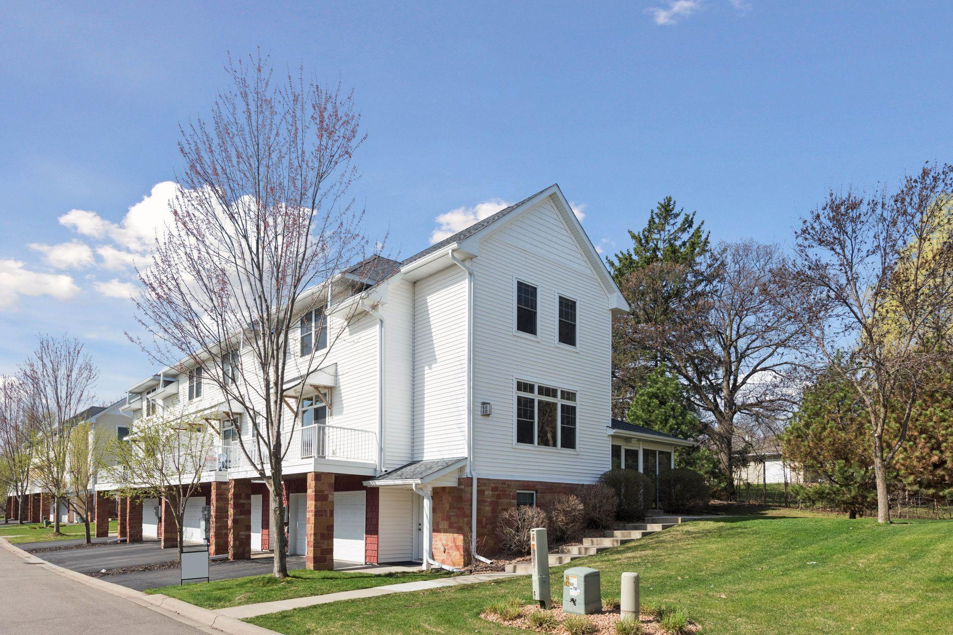 2133 Village Trail - Spacecrafting - 0001.jpg