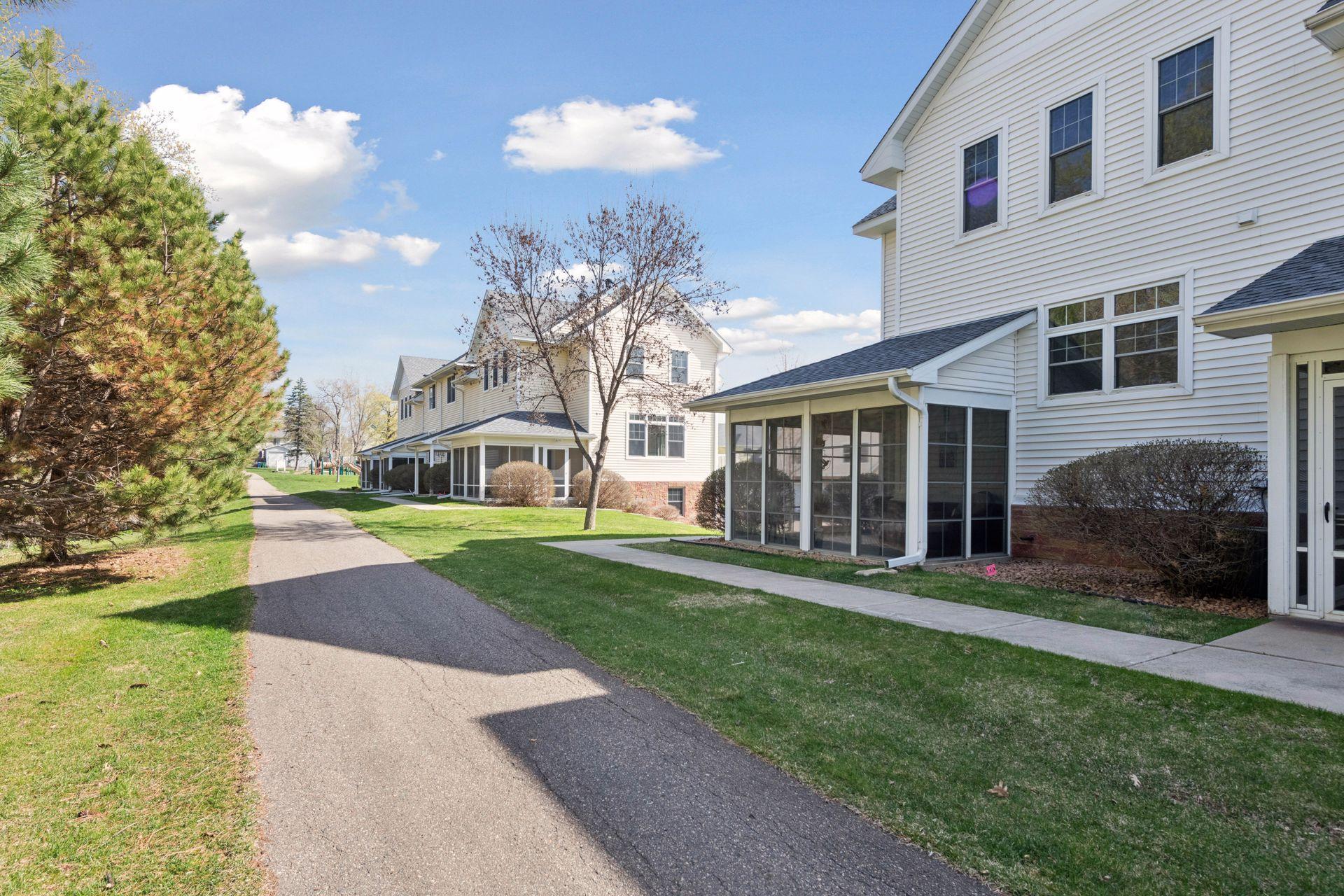 2133 Village Trail - Spacecrafting - 0008.jpg