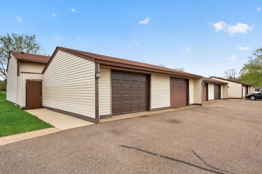 7433 142nd Street Court, Apple Valley, MN 55124