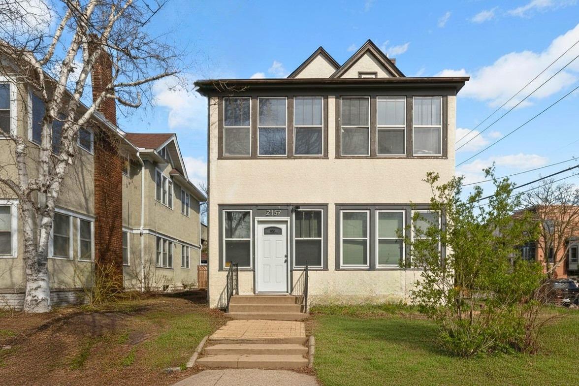 3rd unit main entrance, front of property