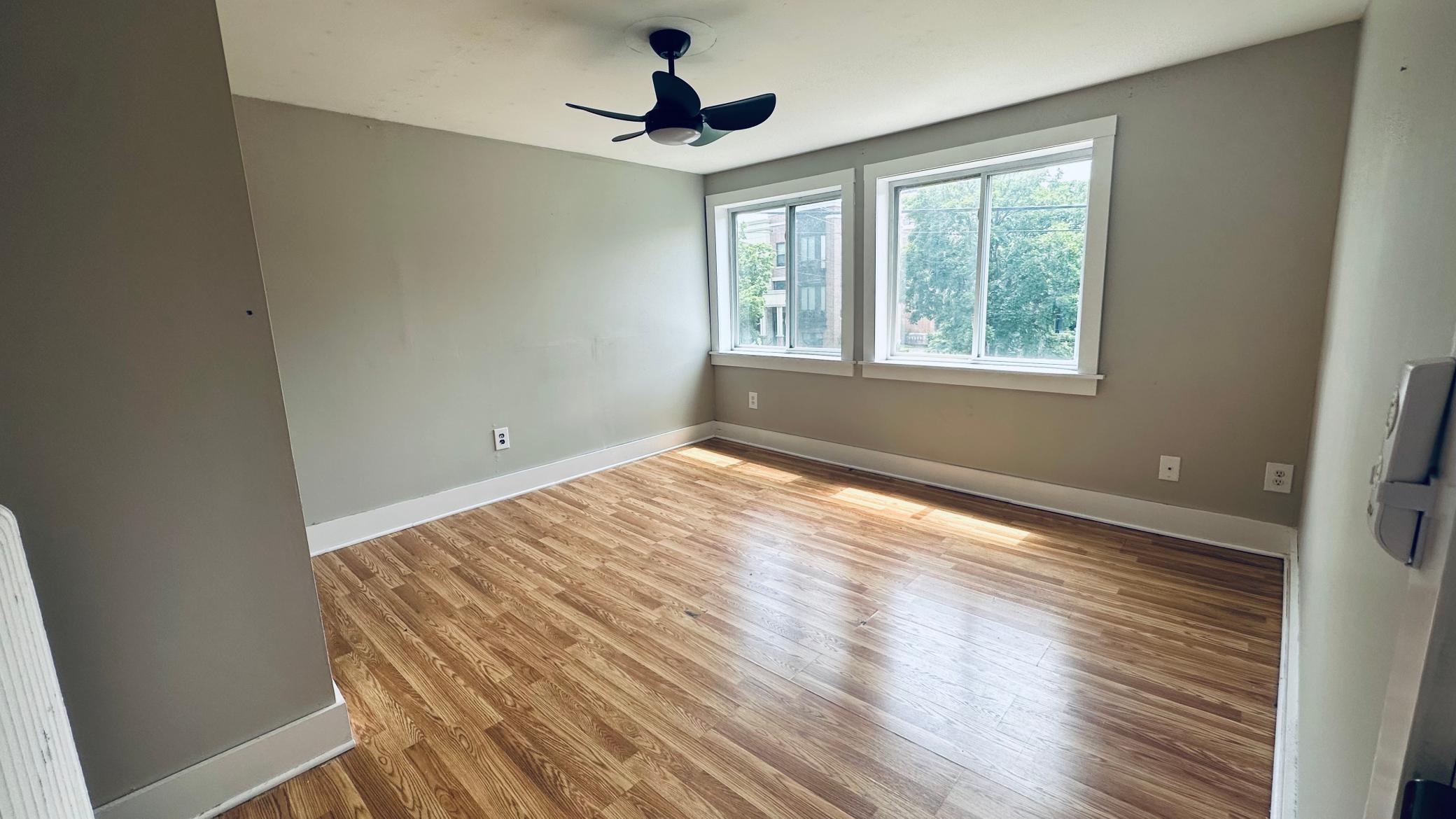 3rd bedroom in the upper unit.jpg