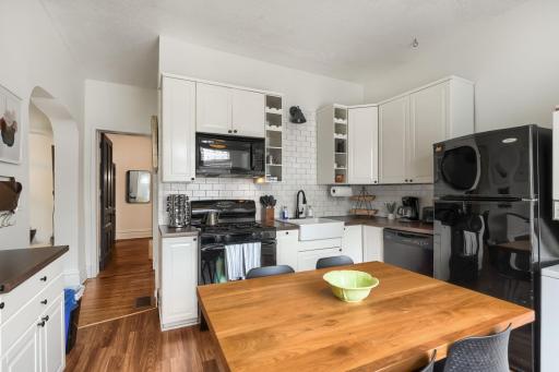 2757 Fremont Ave South - Web Quality - 007 - 07 Kitchen.jpg