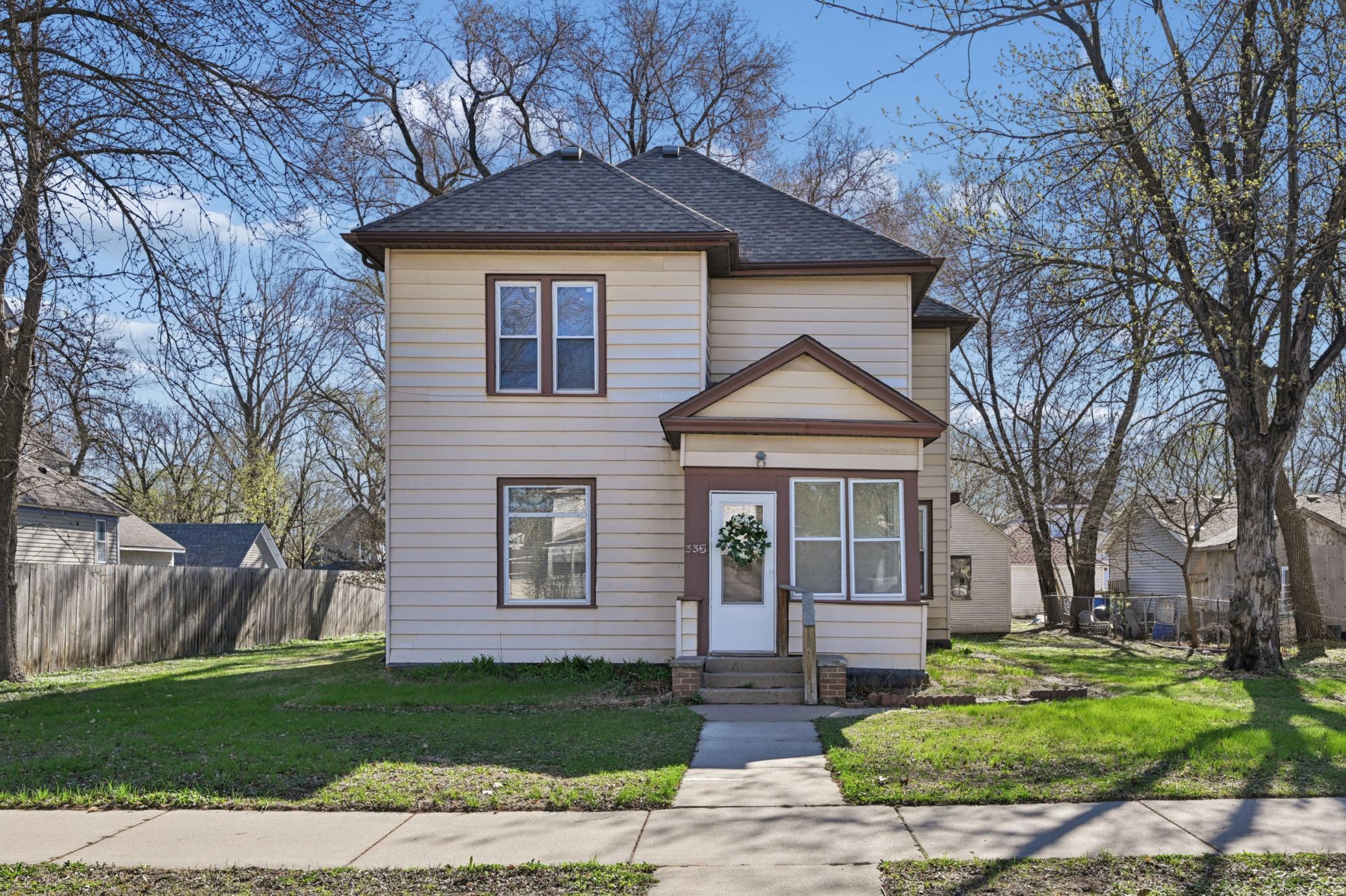 Step back in time an discover the enduring beauty of this 4 bedroom 1 bathroom home in SE Hutchinson.