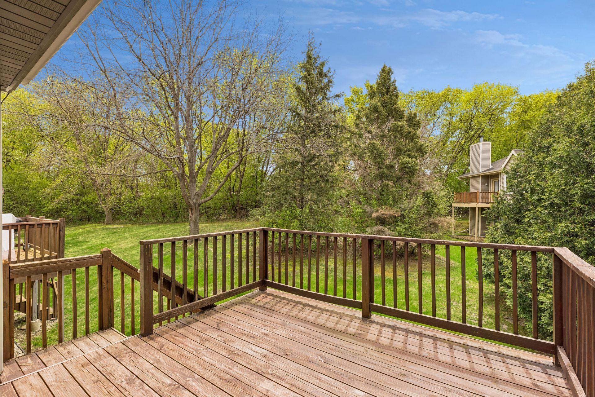Stunning private deck views to enjoy nature and BBQ's