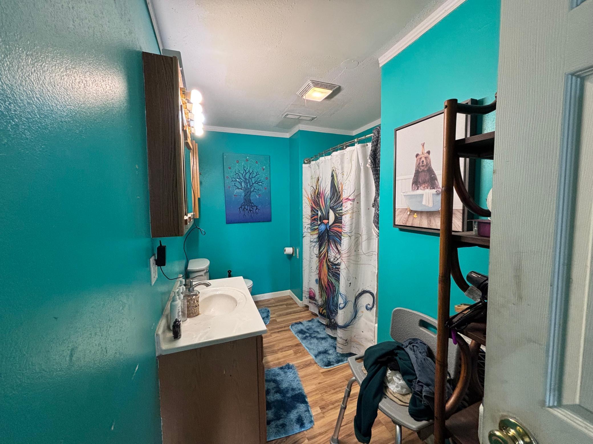 Main Floor Full Bath